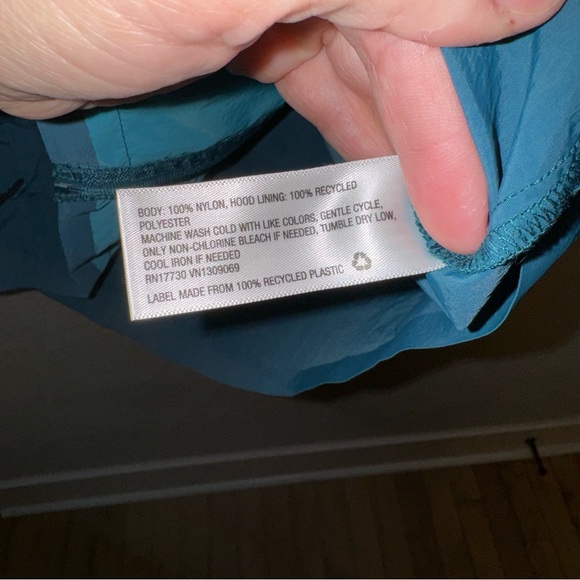 All in Motion Windbreaker Zip Up Jacket in Blue/Teal - Picture 4 of 5